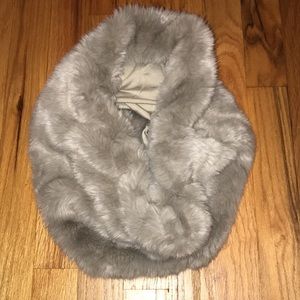 Fur collar/infinity scarf